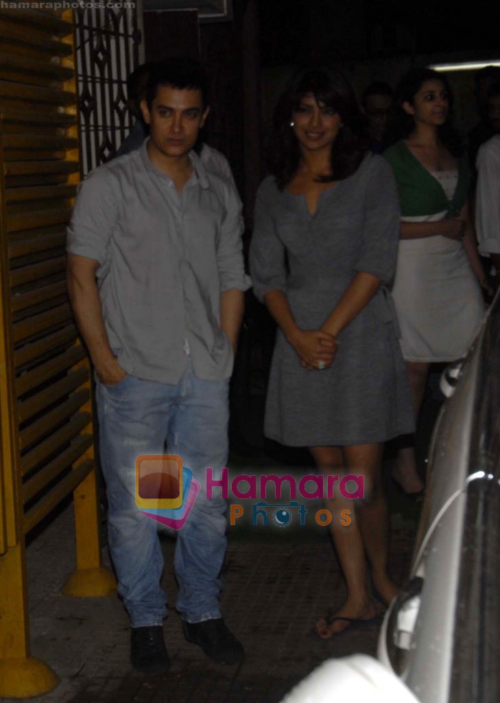 Priyanka Chopra, Aamir Khan watches Peepli Live in Ketnav, Mumbai on 11th Aug 2010 