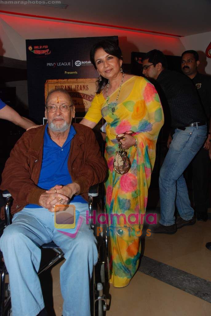 Shammi Kapoor, Sharmilla Tagore at One Evening in PARIS screening for Radio Mirchi's Purani Jeans in PVR on 21st Aug 2010 