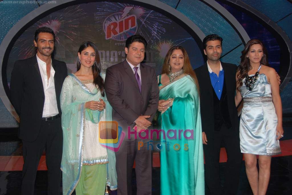 Kareena Kapoor, Karan Johar, Arjun Rampal, Kiron Kher, Sonali, Sajid Kha Promote We Are Family movie on the sets of India's Got Talent in Filmcity on 23rd Aug 2 