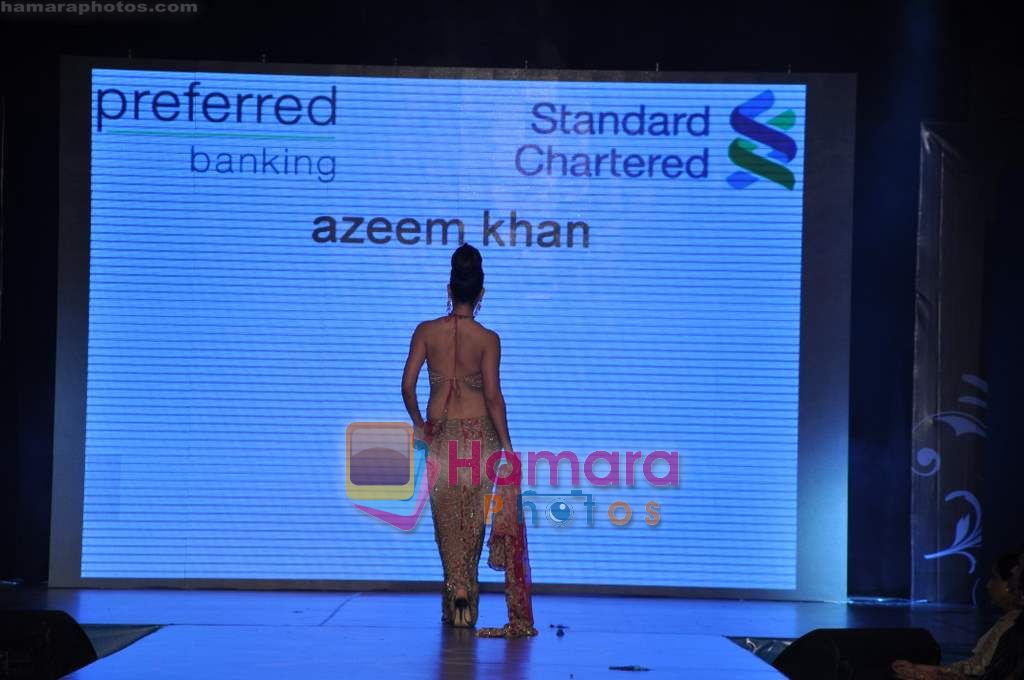 Kangana Ranaut walks the ramp for Azeem Khan show presented by Standard Chartered in Grand Hyatt on 24th Aug 2010 