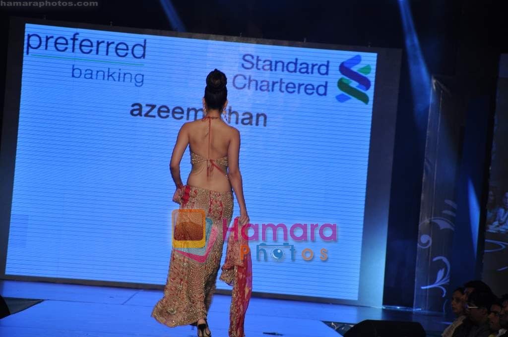Kangana Ranaut walks the ramp for Azeem Khan show presented by Standard Chartered in Grand Hyatt on 24th Aug 2010 