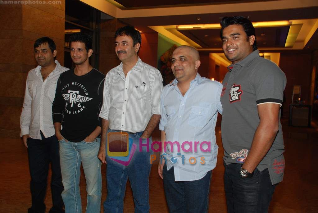 Rajkumar Hirani, Madhavan, Sharman Joshi at 3 Idiots DVD launch in Grand Hyatt on 27th Aug 2010 