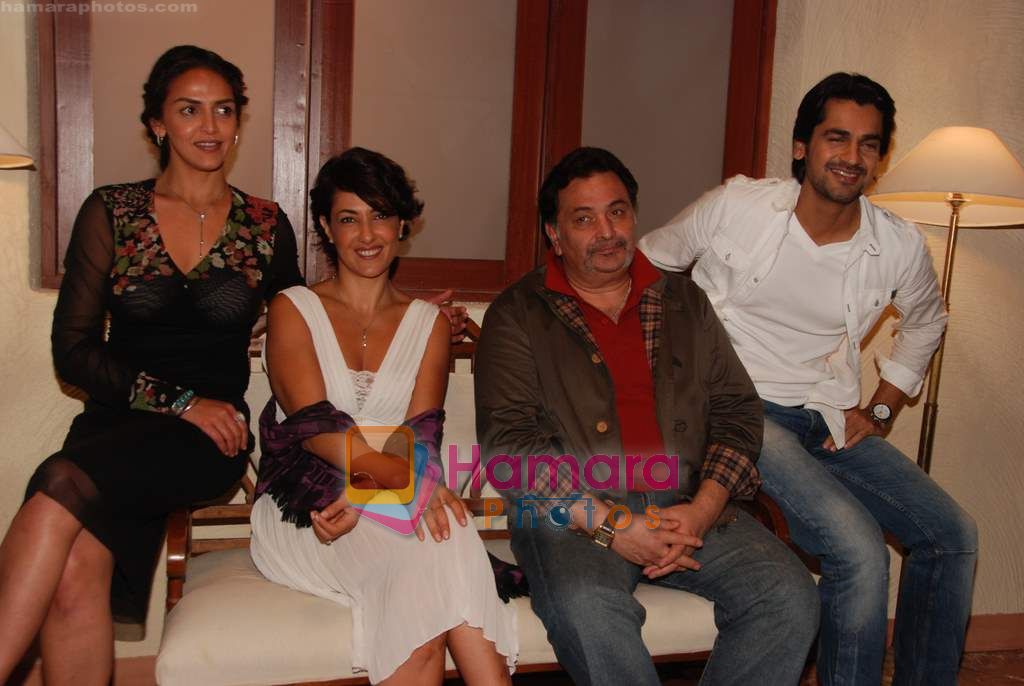 Esha Deol, Meltem Cumbul, Rishi Kapoor, Arjan Bajwa on the sets of Tell Me O Khuda in Filmcity on 27th Aug 2010 