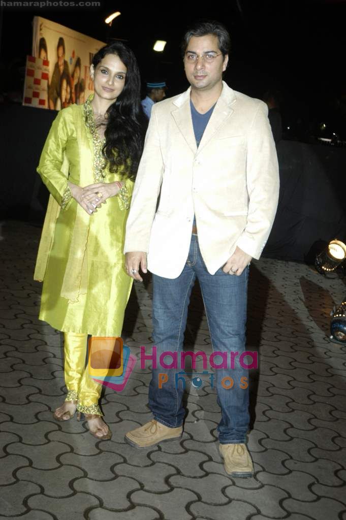 Varun Badola, Rajeshwari Sachdev at We Are Family special premiere in Cinemax on 30th Aug 2010 