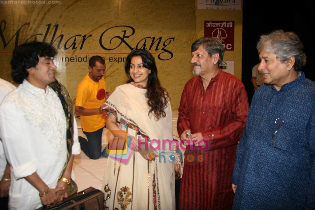 Juhi Chawla, Amol Palekar at Pancham Nishad's classical event in Nehru Centre on 1st Sept 2010 