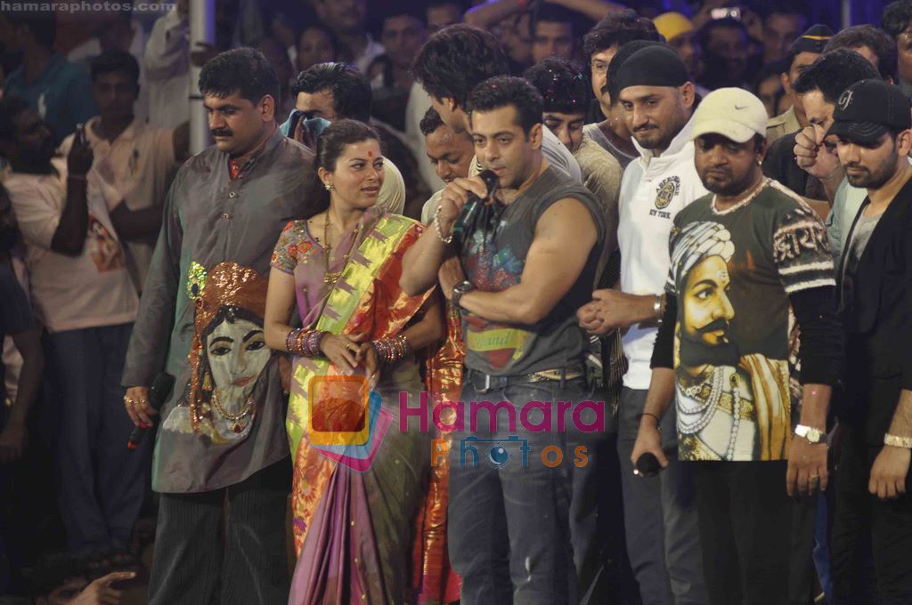 Salman Khan at Worli Dahi Handi celebrations in worli, Mumbai on 2nd Sept 2010 