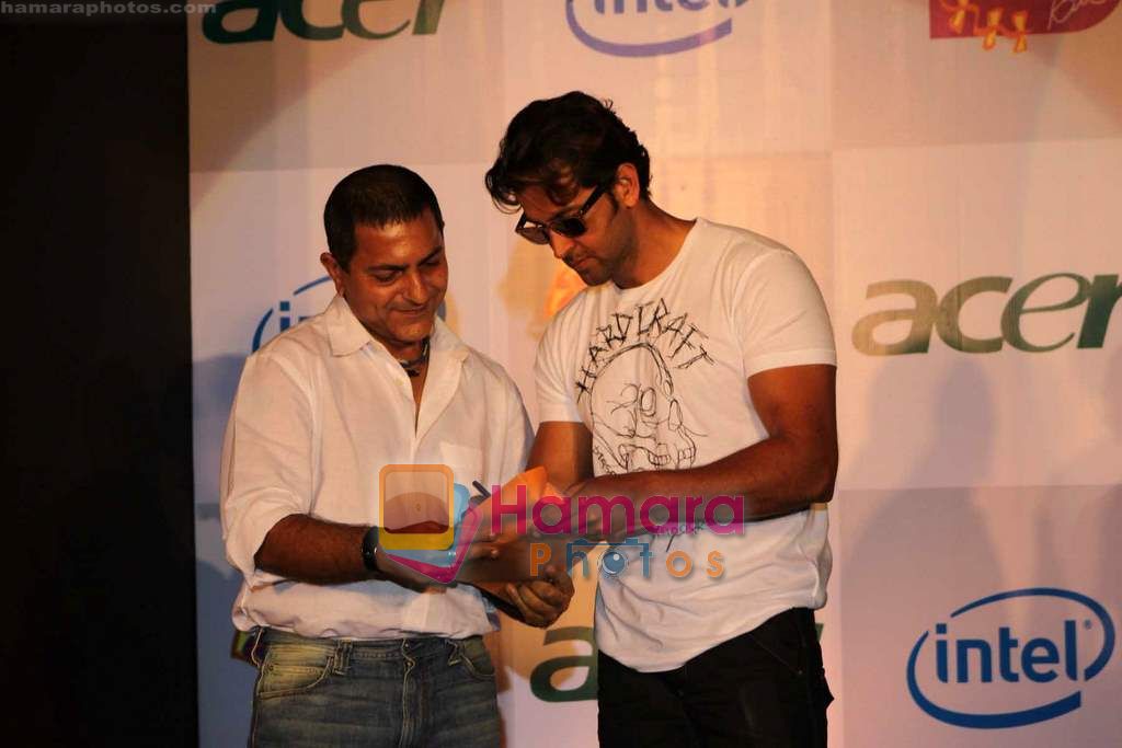Hrithik Roshan meets winners of Acer-Intel contest in J W Marriott on 2nd Sept 2010
