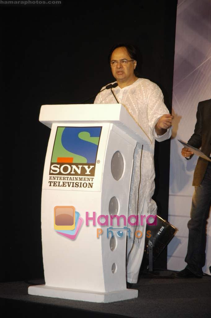 Farooq Sheikh at CID Galantry awards in J W Marriott on 3rd Sept 2010 