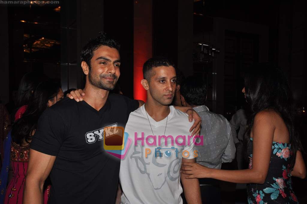 Ashmit Patel and Ishq Bector at SKYZ 6th anniversary in Hyatt Regency on 6th Sept 2010