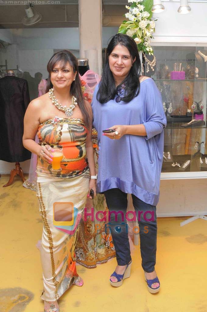 at ANJALEE & ARJUN KAPOOR FESTIVE COLLECTION PREVIEW 2010 in Olive, Mumbai on 7th Sept 2010 