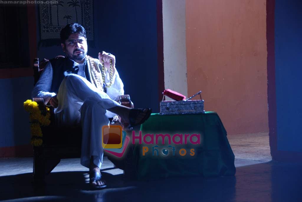 Yashpal Sharma at A Strange Love Story film on location in Kamalistan on 8th Sept 2010 