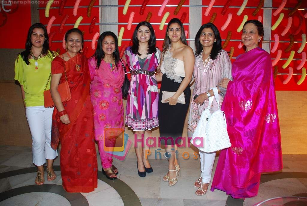 Prachi Desai, Perizaad Kolah at Design One exhibition hosted by Sahachari foundation in WTC on 8th Sept 2010 
