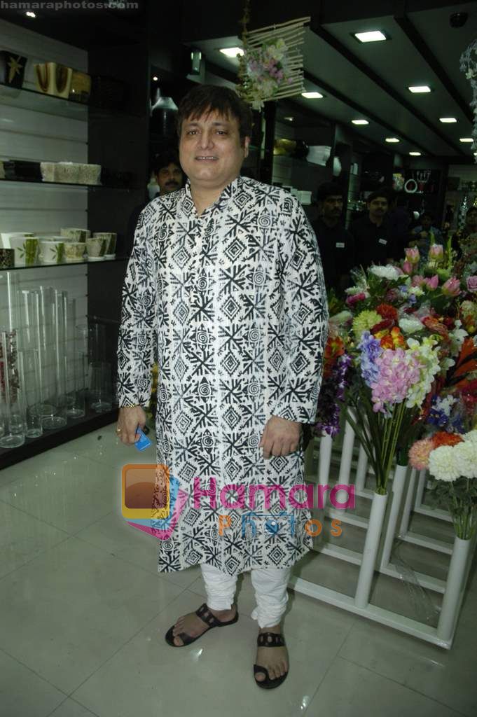 Manoj Joshi at Pollination store in Andheri on 12th Sept 2010 