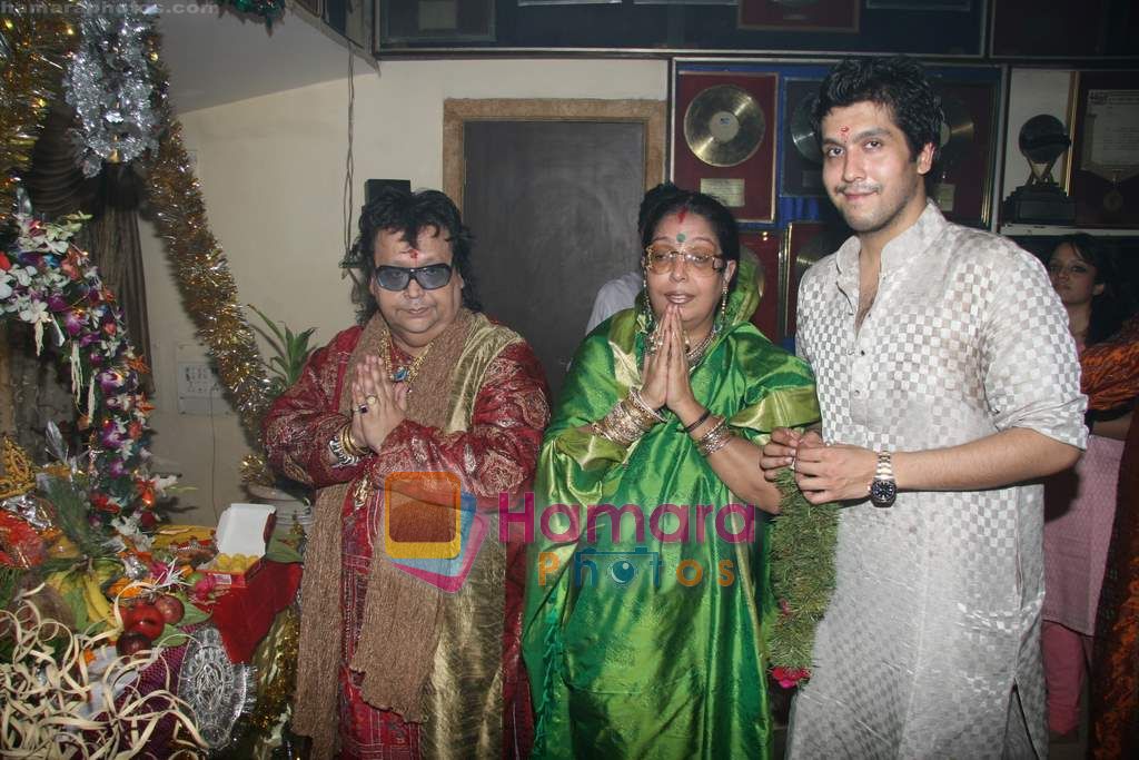 Bappi Lahiri, Bappa Lahiri at Bappi Lahiri's Ganpati celebration on 11th Sept 2010 