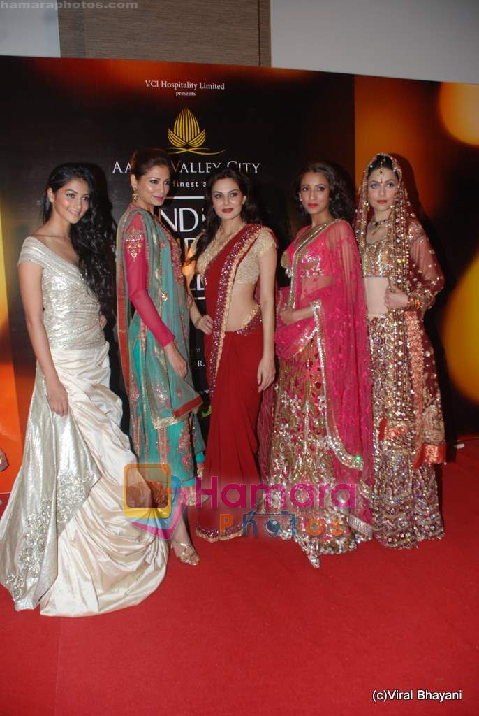 Aanchal Kumar, Shonal Rawat at Amby Valley Bridal week with top designers in Sahara Star on 14th Sept 2010 