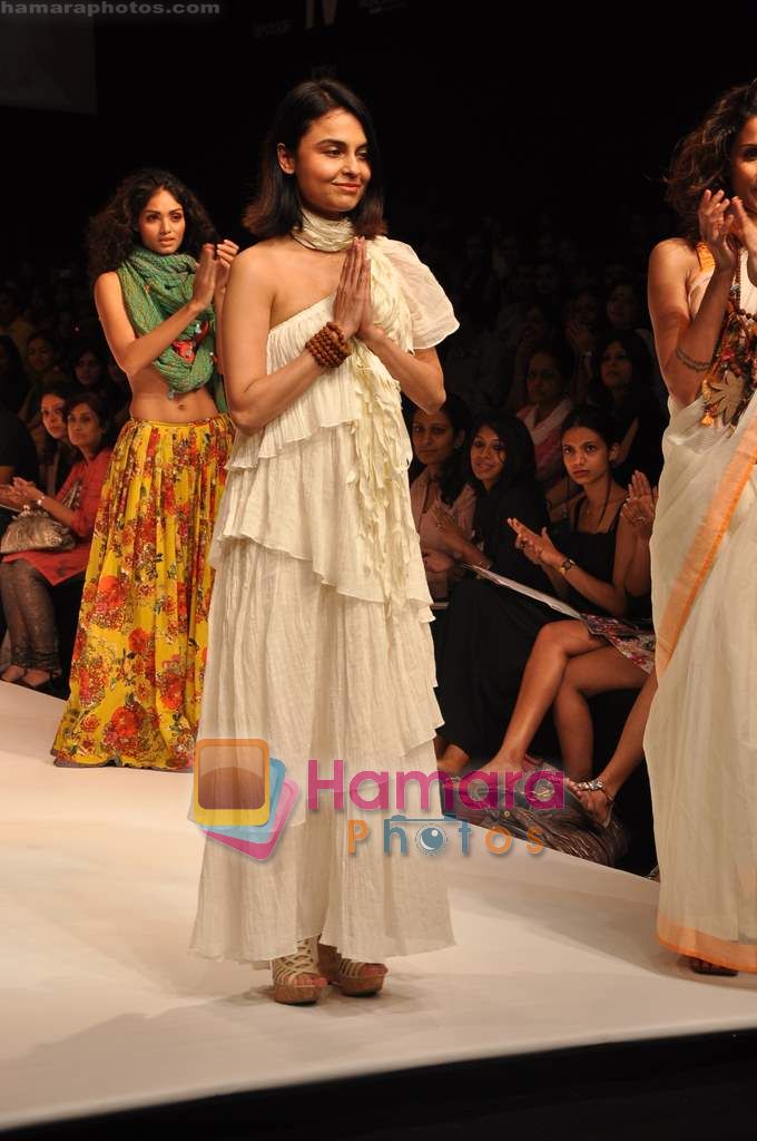 Model walks the ramp for Asmita Marwah Show at Lakme Winter fashion week day 1 on 17th Sept 2010 