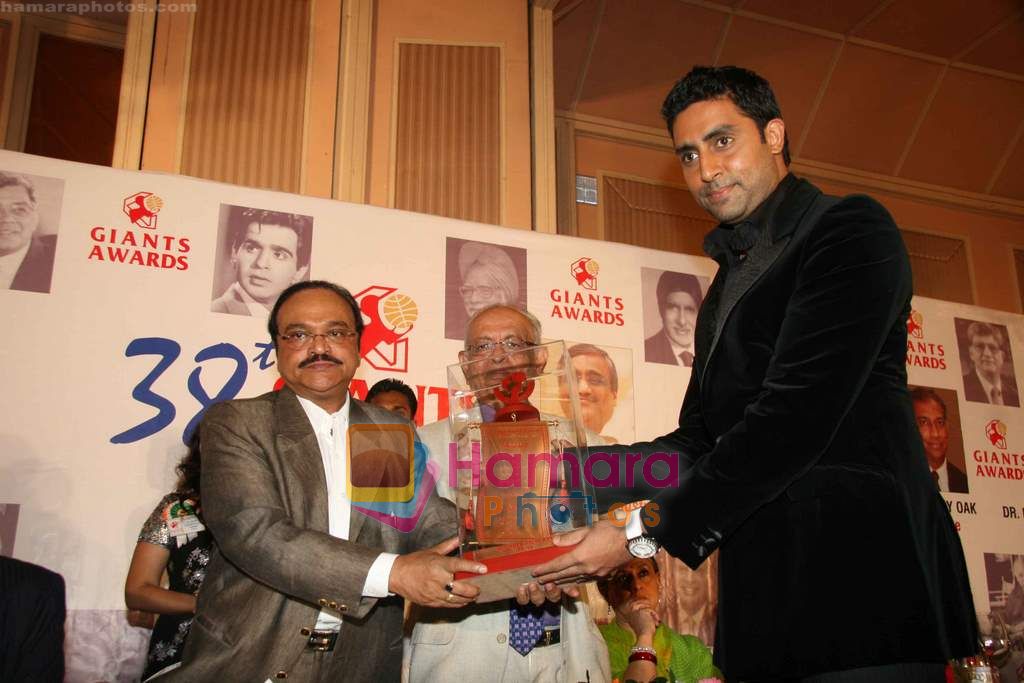 Abhishek Bachchan at Giants International Award in Trident on 17th Sept 2010 