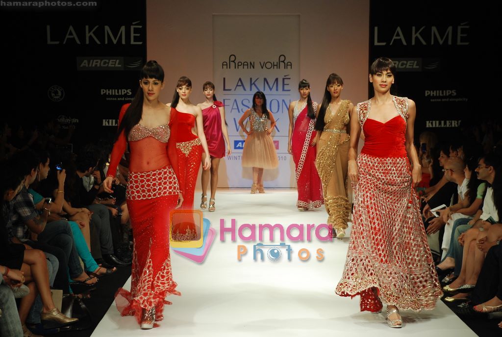 Chitrangada Singh walks the ramp for Arpan Vohra Show at Lakme Winter fashion week day 3 on 19th Sept 2010 