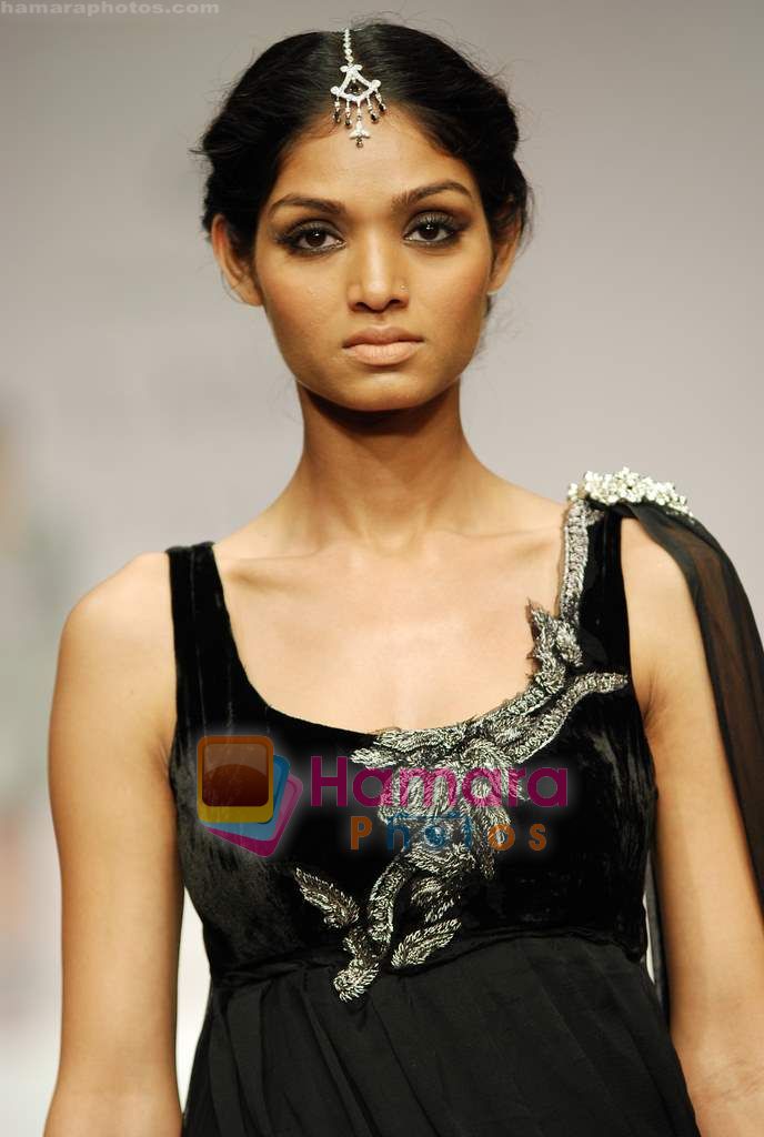 Model walks the ramp for Swapnil Shinde Show at Lakme Winter fashion week day 4 on 20th Sept 2010 