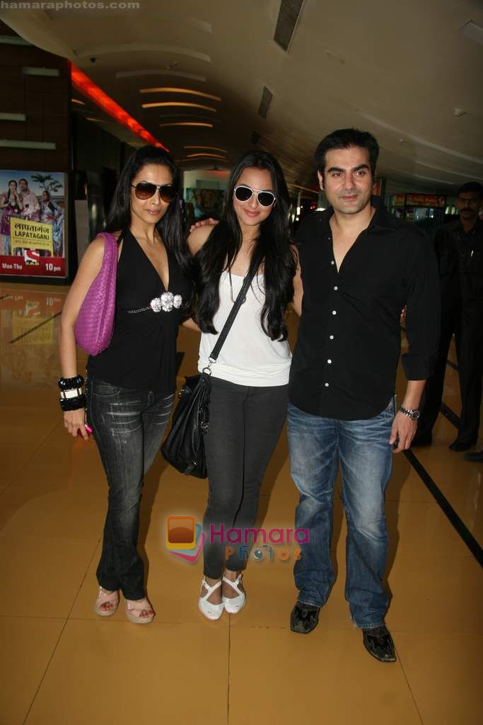 Malaika Arora Khan, Arbaaz Khan, Sonakshi Sinha at Dabangg special charity screening in Cinemax on 21st Sept 2010 