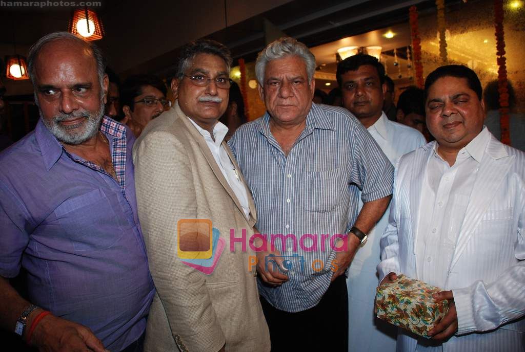 Om Puri at the launch of The Great Nawabs restaurant in Lokahndwala market on 23rd Sept 2010 