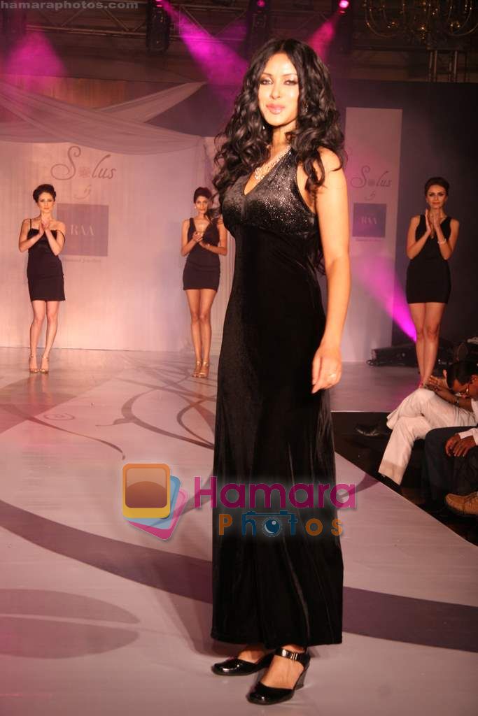 Nandana Sen at Raa by Solus jewellery show at ITC Grand Central on 23rd Sept 2010 