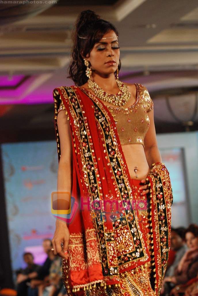 Model walks the ramp for Manali Jagtap Show at Indian Princess in J W Marriott on 25th Sept 2010 
