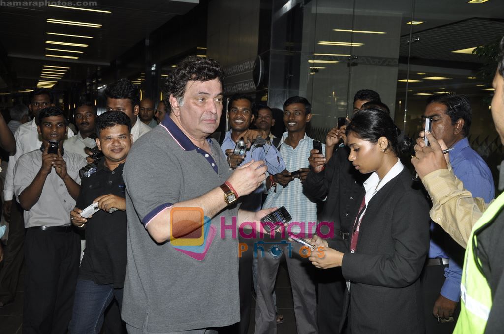 Rishi Kapoor spotted at Mumbai Airport on his way back frm South Africa in International Airport, Mumbai on 25th Sept 2010 