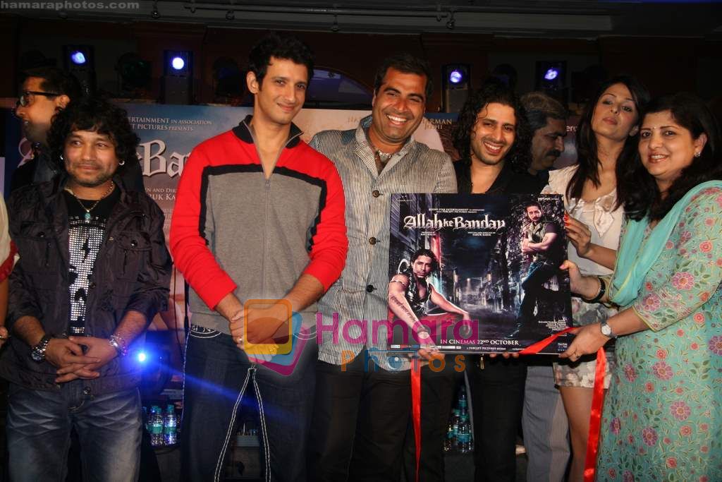 Kailash Kher, Sharman Joshi, Shailendra Singh, Faruk Kabir, Anjana Sukhani at Allah Ke Bandey Music launch in J W Marriott, Juhu, Mumbai on 27th Sept 2010 
