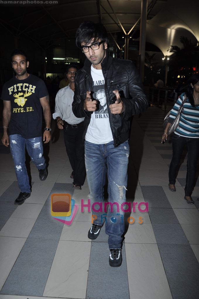 Ranbir Kapoor arrive from Bangalore Anjaana Anjaani Promotions in Airport, Mumbai on 29th Sept 2010 ~0