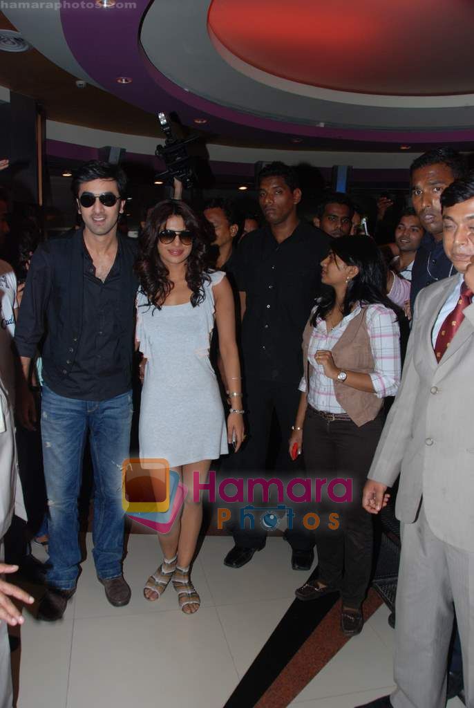 Priyanka Chopra and Ranbir Kapoor attend couples screening of Anjaana Anjaani in Fame, Malad on 1st Oct 2010 