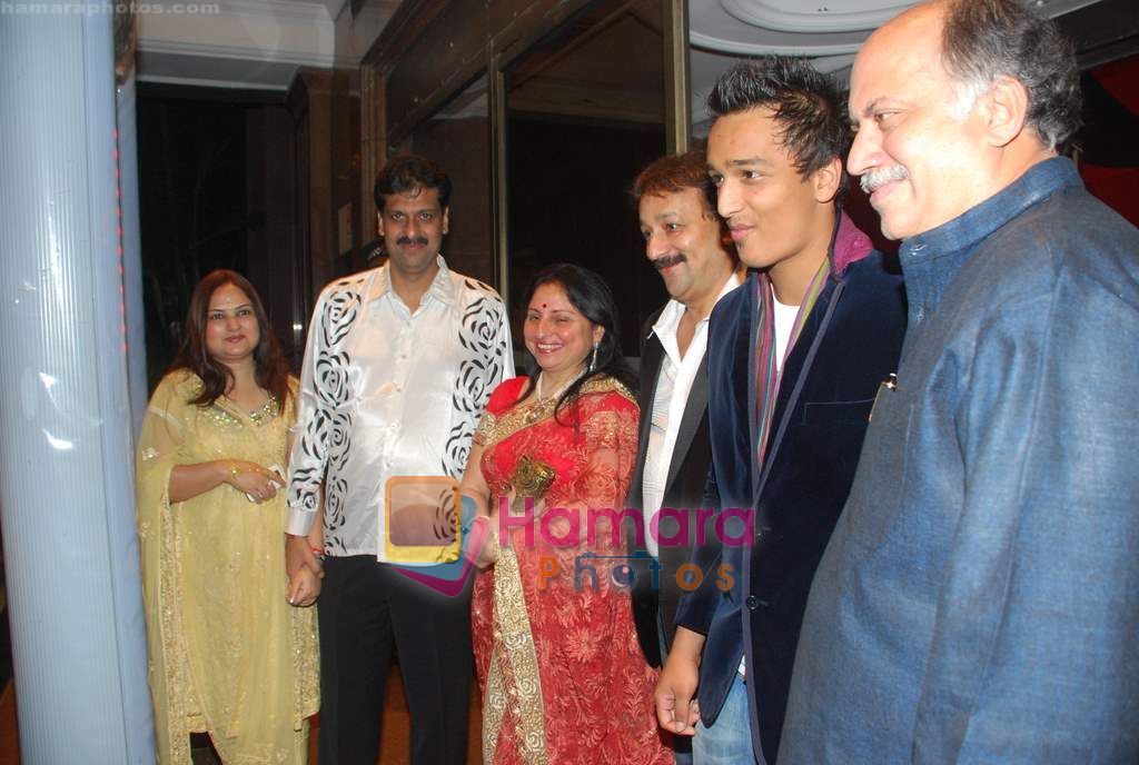at Baba Siddique's son Zeeshan's bday bash in Taj Land's End on 3rd Oct 2010 