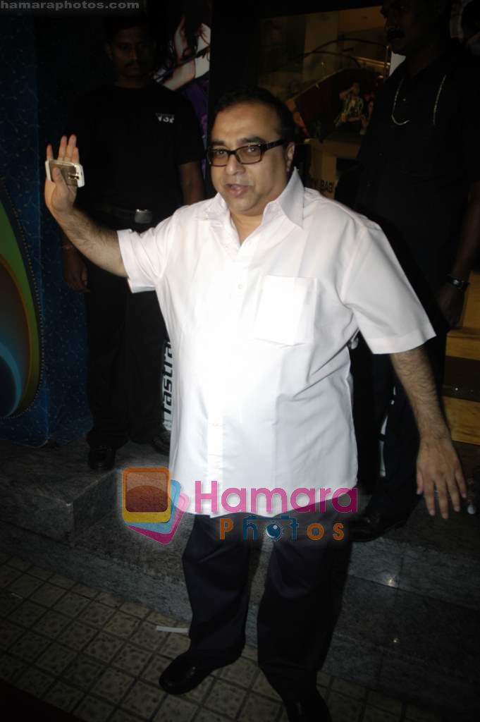 Rajkumar Santoshi at Robot premiere hosted by Rajnikant in PVR, Juhu on 4th Sept 2010 