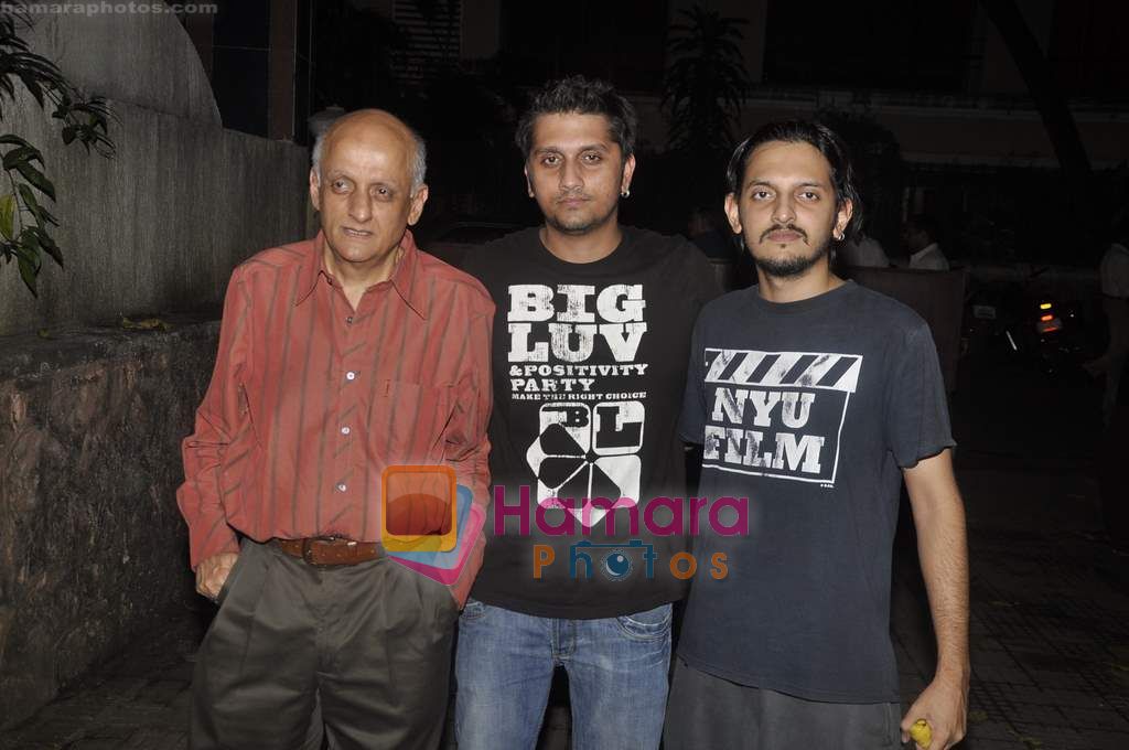 Mukesh Bhatt, Mohit Suri at Crook film screening in Ketnav on 5th Oct 2010 