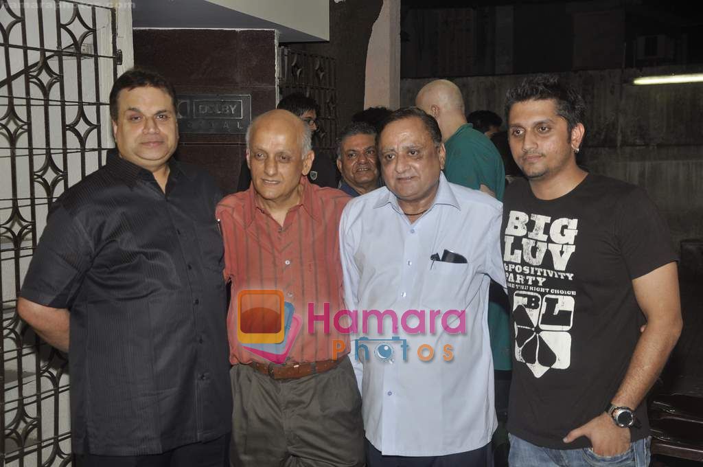 Mukesh Bhatt, Ramesh S  Taurani, Mohit Suri at Crook film screening in Ketnav on 5th Oct 2010 