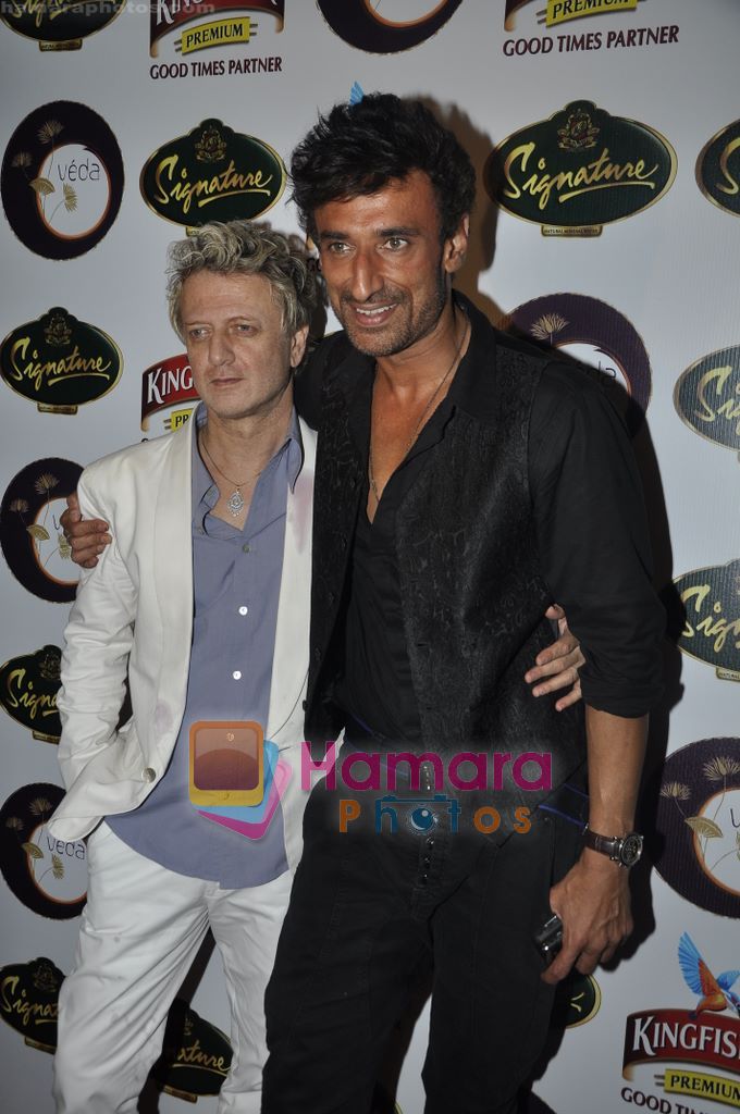 Rahul Dev at Rohit Bal show After party in Veda, Mumbai on 8th Oct 2010 