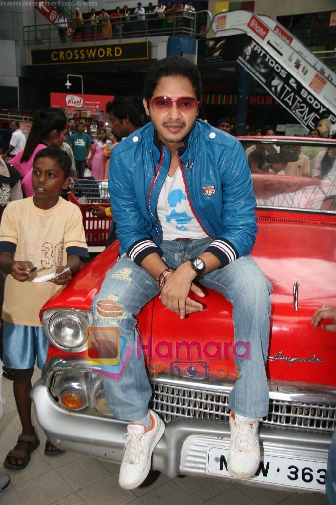 Shreyas Talpade on location of Talpade's home production film choregraphed by Rajeev Surti in Mulund on 11th Oct 2010 