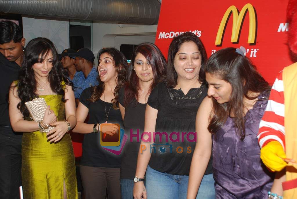 Pakhi at McDonalds to promote Jhootha Hi Sahi in Fun Republic on 14th Oct 2010 