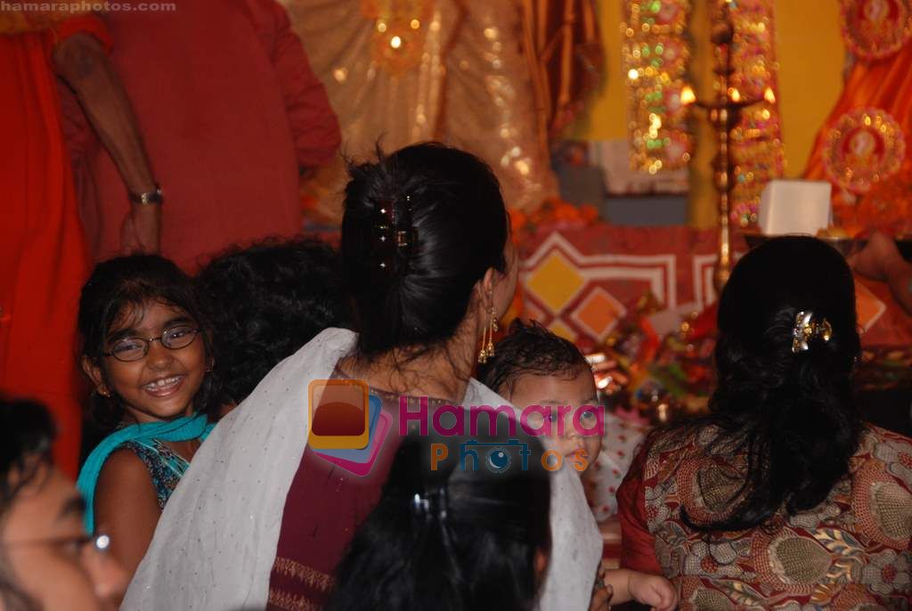 Sushmita Sen spotted with her adopted daughter Alisah at Durga pooja in Opp National College, Bandra on 15th Oct 2010 