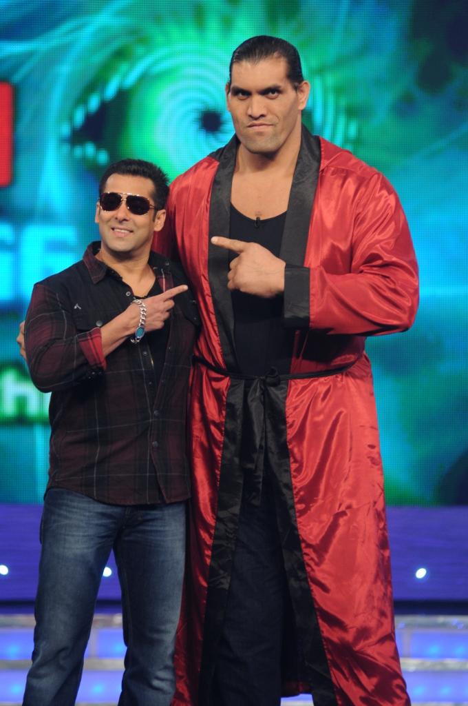 Salman Khan with WWE Superstar The Great Khali in Bigg Boss 4 