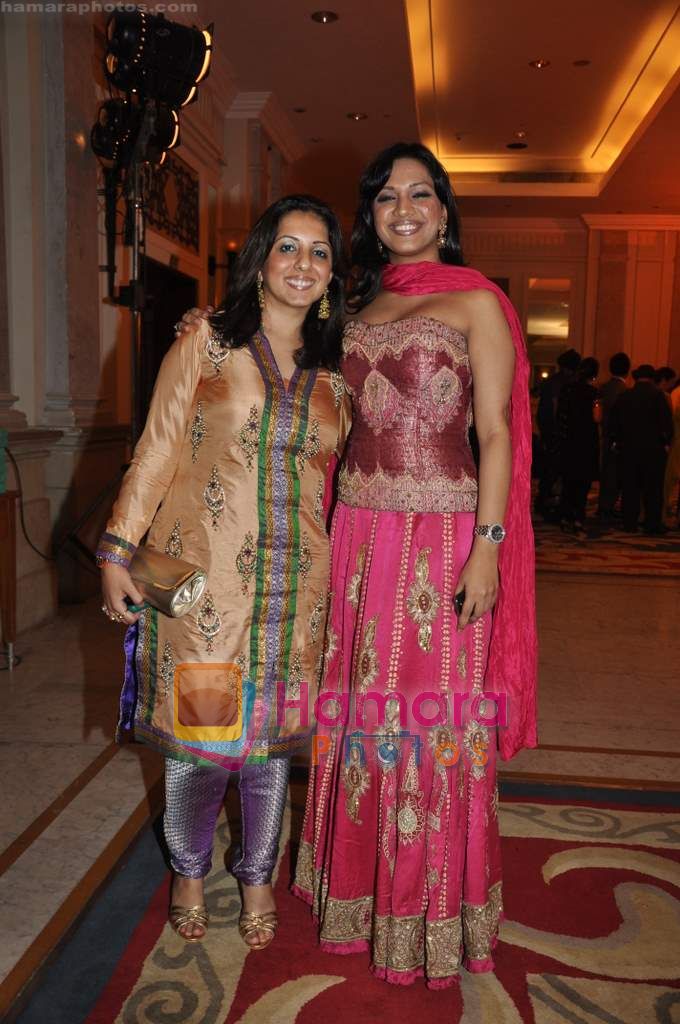 Munisha Khatwani, Mansi verma at designer AD Singh's wedding with Puneet Kaur in ITC Grand Maratha on 17th Oct 2010 