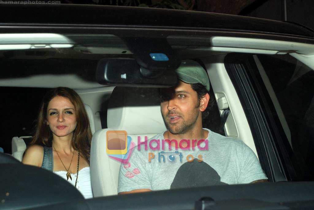 Suzanne Roshan, Hrithik Roshan on occasion of her bday in Juhu on 26th Oct 2010 