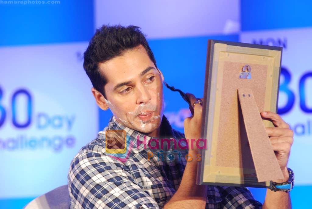 Dino Morea at Gillete 30 Day Challenge event in Taj President on 27th Oct 2010 