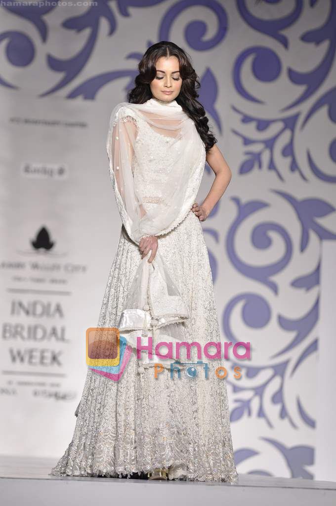 Dia Mirza at Rocky S show for Amby Valley Indian Bridal Week on 29th Oct 2010 
