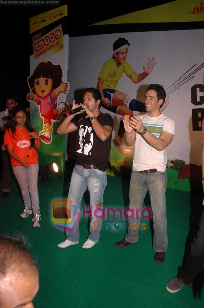 Shreyas Talpade, Tusshar Kapoor promote Golmaal 3 in Inorbit Mall on 31st Oct 2010 