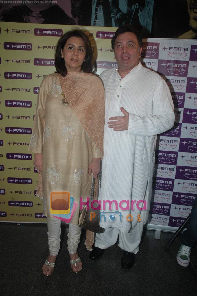 Rishi Kakoor, Neetu Singh at Diwali celebrations in Fame Big Cinemas on 2nd Nov 2010 