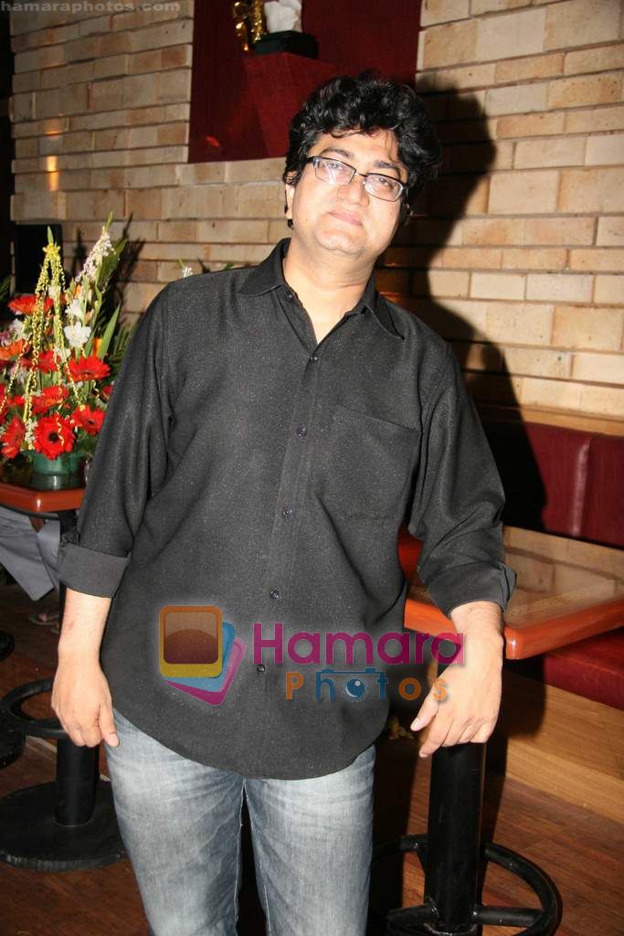 Parsoon Joshi at Asif Bhamla Diwali celebrations in Red Ant Cafe on 3rd Nov 2010 