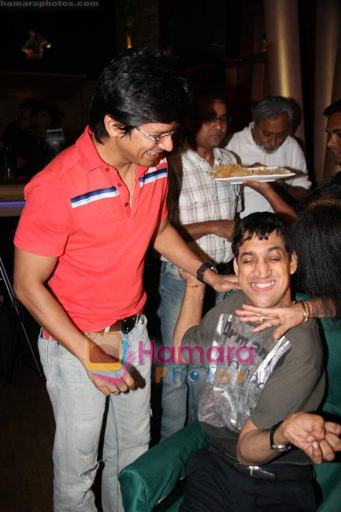 Shaan at Asif Bhamla Diwali celebrations in Red Ant Cafe on 3rd Nov 2010 