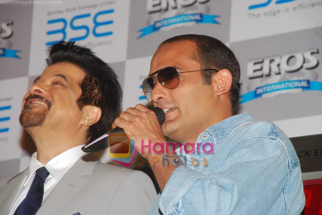 Anil Kapoor, Akshay Khanna at No Problem film mahurat in BSE on 6th Nov 2010 