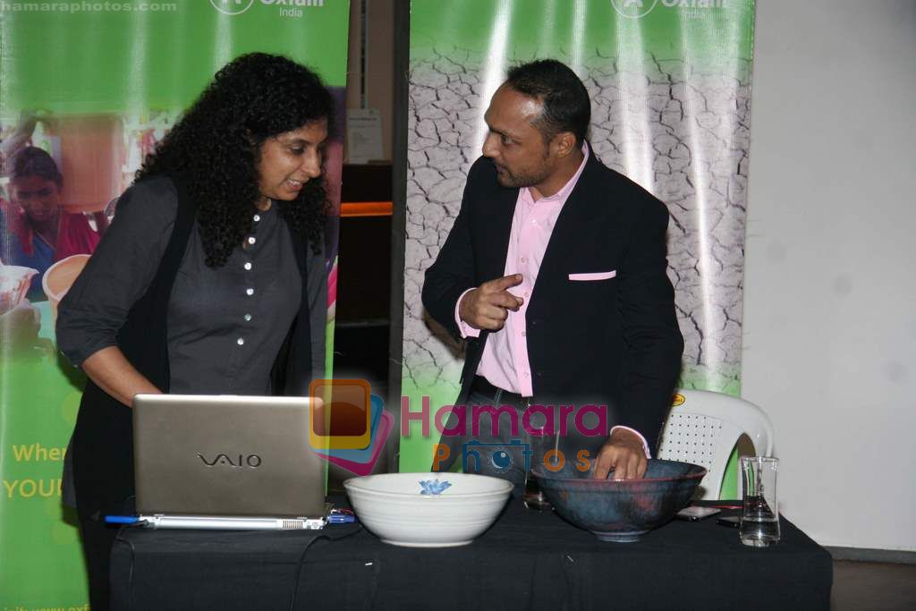 Rahul Bose supports Oxfam India in Fort on 8th Nov 2010 